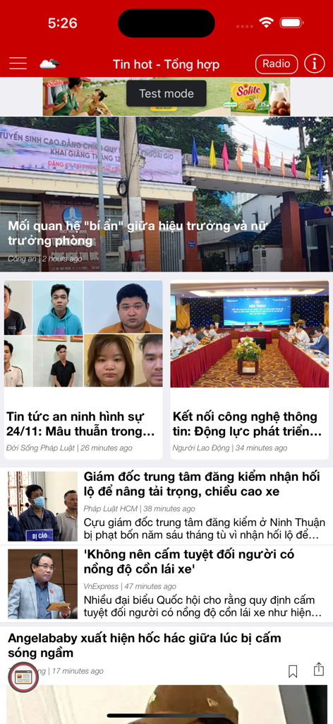 Báo Điện Tử - Đọc báo online - Interfaz de la aplicación de noticias Báo Điện Tử que muestra varios artículos en vietnamita