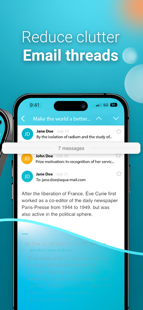 Vista organizada de hilos de correo electrónico en la aplicación Aqua Mail para iOS.