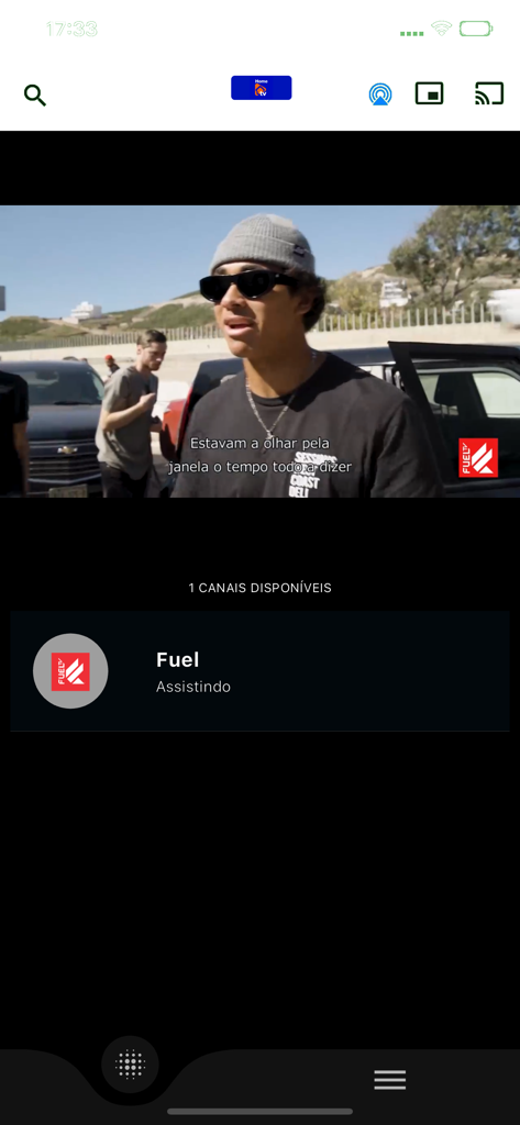 Home TV - Interfaz de un reproductor de transmisión en vivo en la aplicación Home TV que muestra una transmisión con subtítulos en portugués.