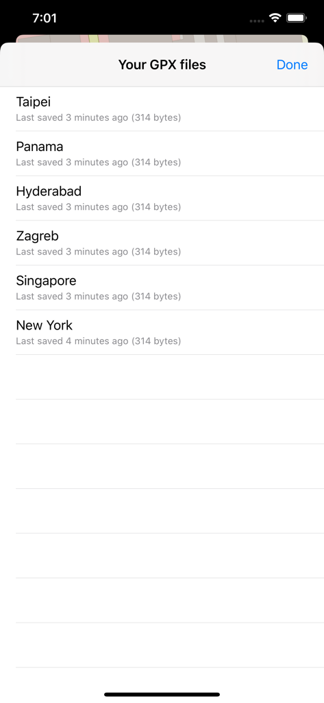 Una lista de archivos GPX guardados dentro de la aplicación Open GPX Tracker que muestra diferentes nombres de ciudades