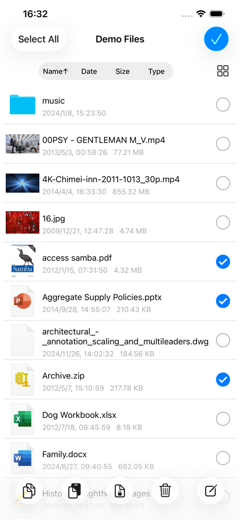 FTPManager App-Oberfläche mit einer Liste von Dateien und Ordnern mit Auswahl- und Aktionstools.