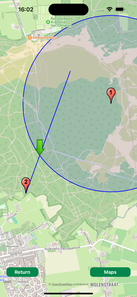 A map display within the Geocaching GCTK app showing two waypoints with intersecting lines and a green arrow indicating the calculated location.