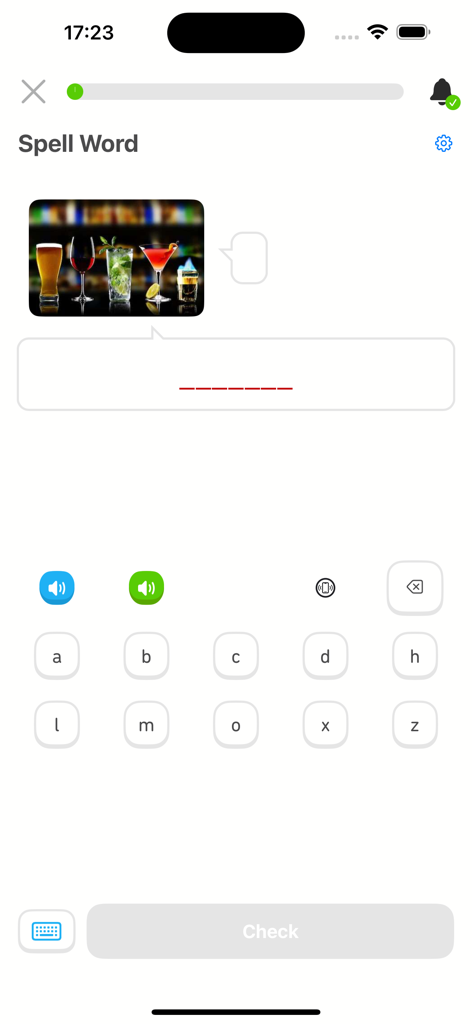 4000 Essential English Words ⑴ - Una pantalla de aplicación móvil para practicar la ortografía con una imagen de bebidas y botones de letras.