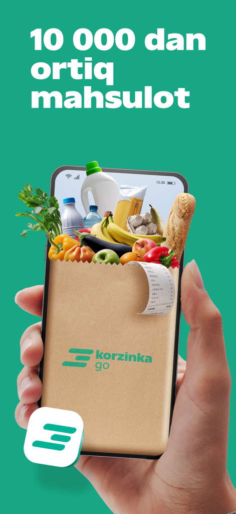 Korzinka Go доставка продуктов - スマートフォンを持つ手。画面から新鮮な食料品が入った3Dペーパーバッグが表示される