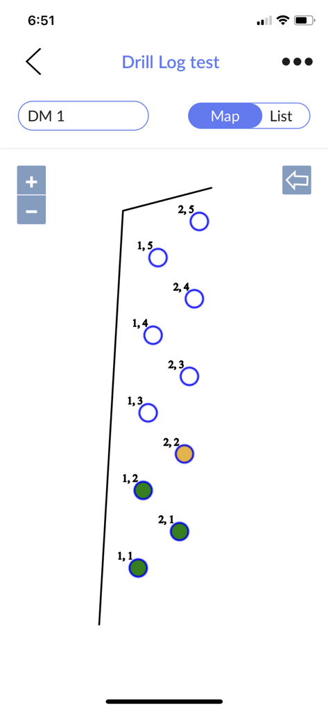 Map view of a drill log in the Strayos Fielder app showing a digital pattern of drill holes with status indicators