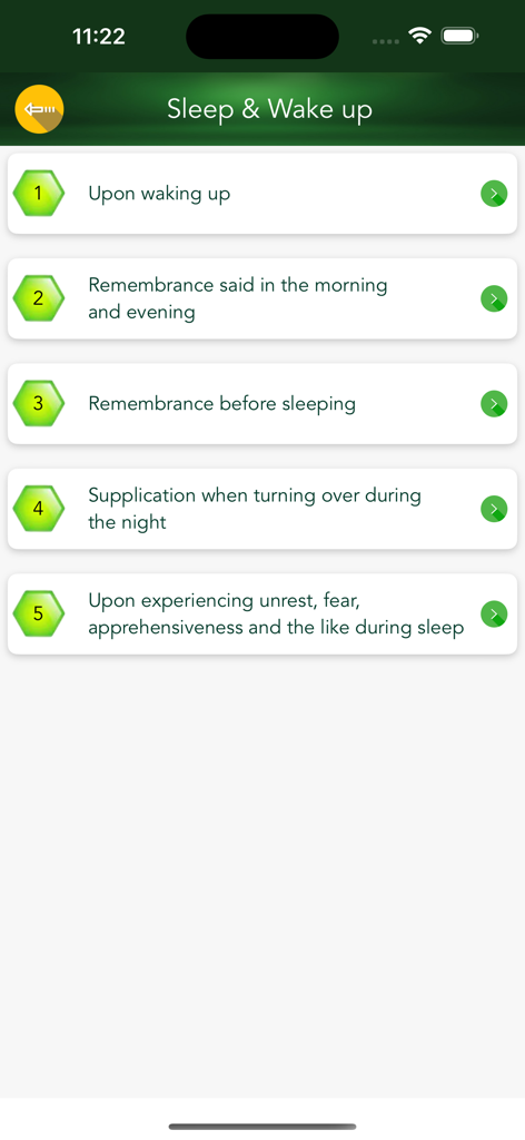 Eine Liste islamischer Gedenksprüche und Bittgebete für das Schlafen und Aufwachen innerhalb der App-Oberfläche.