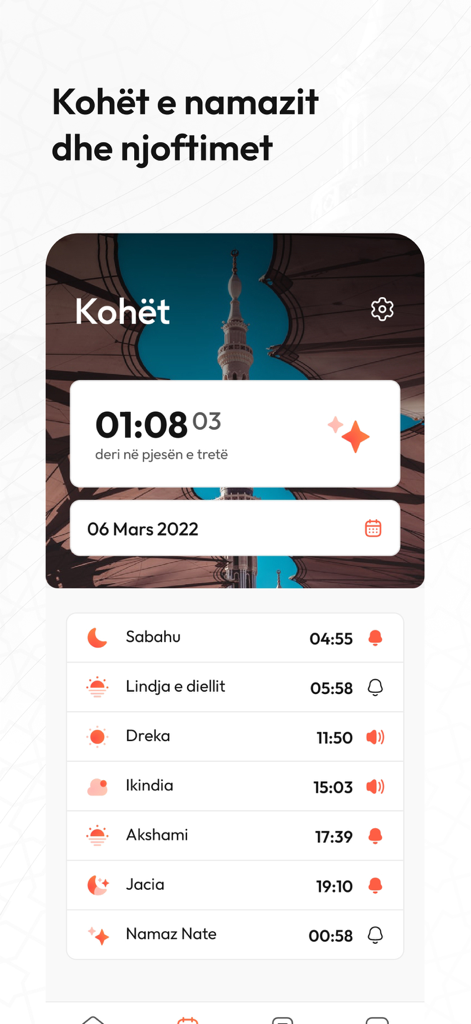 Muslimani Ideal - Muslimani Ideal app showing daily prayer times and notification settings in Albanian