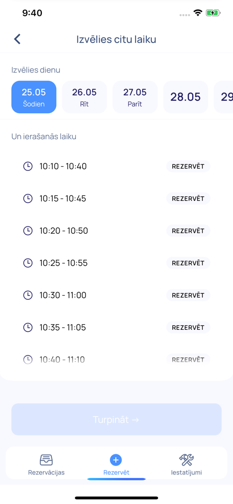 WashCar - WashCar mobile app screen showing date and time selection for a car wash booking