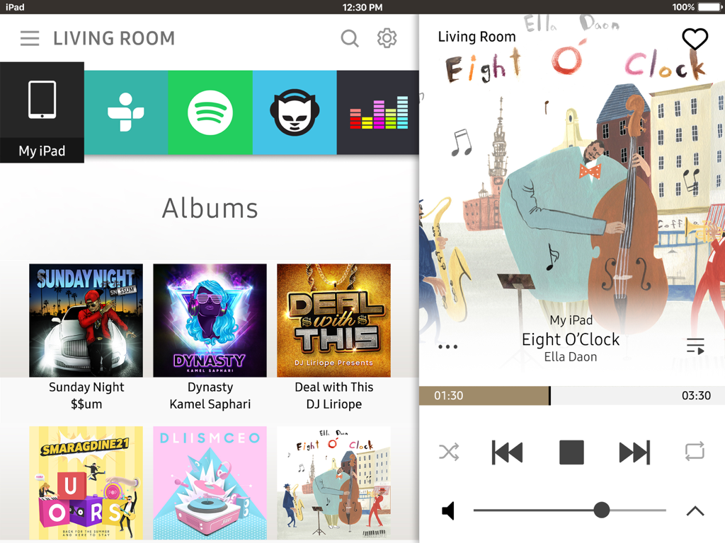 Wireless Audio Multiroom : Pad - Interfaz de la aplicación Samsung Wireless Audio Multiroom para iPad que muestra la biblioteca de álbumes y los controles de reproducción de música para la sala de estar.