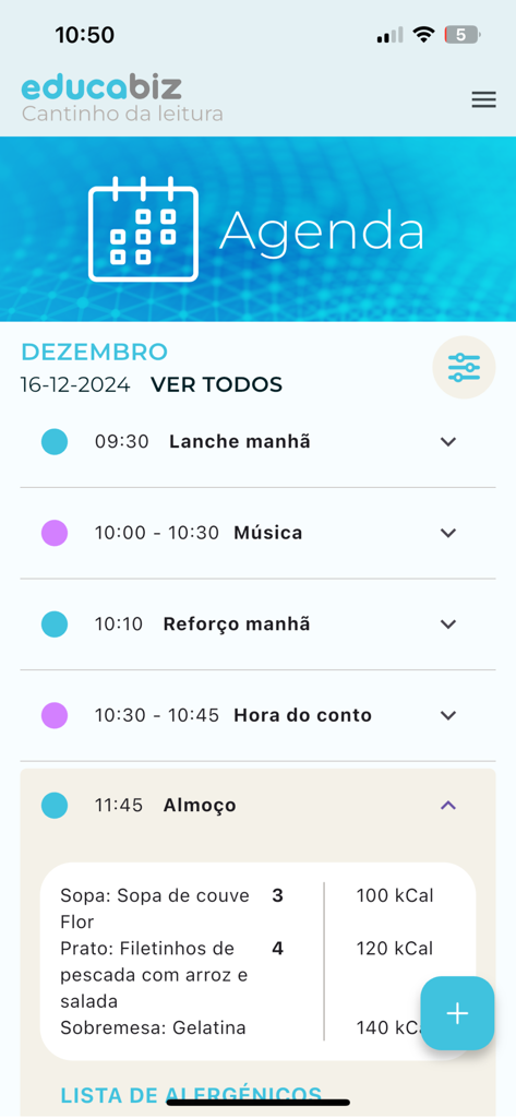 Pantalla de la aplicación Educabiz que muestra la agenda diaria con actividades y detalles del menú del almuerzo