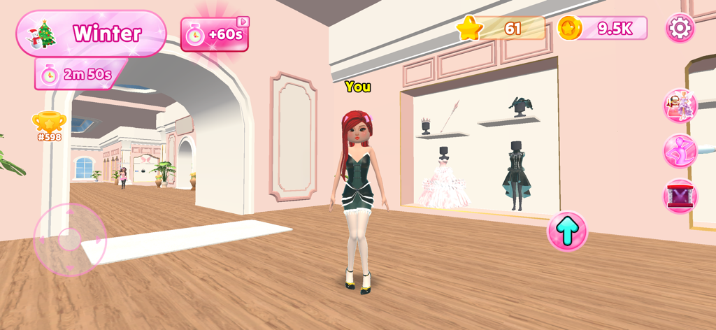 Dress Up Fashion Star - Un personaje 3D pelirrojo en un camerino boutique rosa con atuendos expuestos