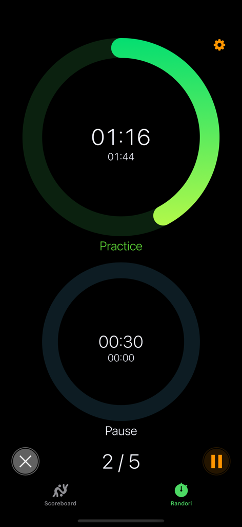 Judo Shiai app interface showing the Randori training mode with two circular countdown timers for practice and pause intervals.