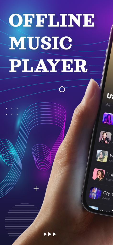 Una mano sosteniendo un smartphone mostrando la biblioteca de la aplicación del reproductor de música offline con listas de canciones y carátulas de álbumes.