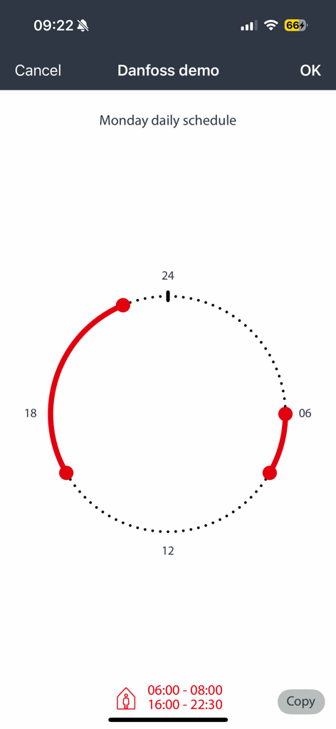 Interfaz de la aplicación Danfoss Eco que muestra un dial circular de 24 horas para establecer un programa de calefacción diario para el lunes.