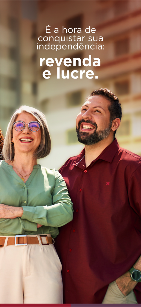 Two smiling people illustrating the financial independence of becoming a Boticario reseller