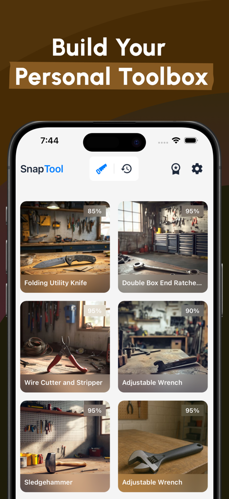 Tool Identifier - SnapTool AI - Interfaz de una aplicación móvil que muestra una colección de herramientas manuales identificadas, incluyendo llaves inglesas y cuchillos, con puntuaciones de confianza