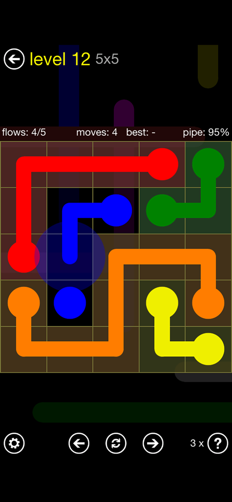 Captura de pantalla del juego Flow Free mostrando una cuadrícula de 5x5 con tuberías coloridas conectadas