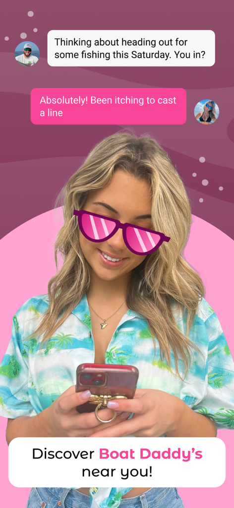 Boat Daddy: Get On The Water - Una mujer con una camisa tropical usando el chat de la aplicación Boat Daddy para planificar una salida de pesca