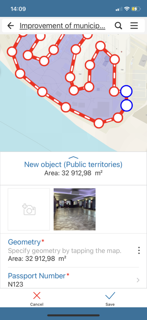 CoGIS Mobile - CoGIS Mobile screen showing mapping of public territories with area measurement and photo attachment.