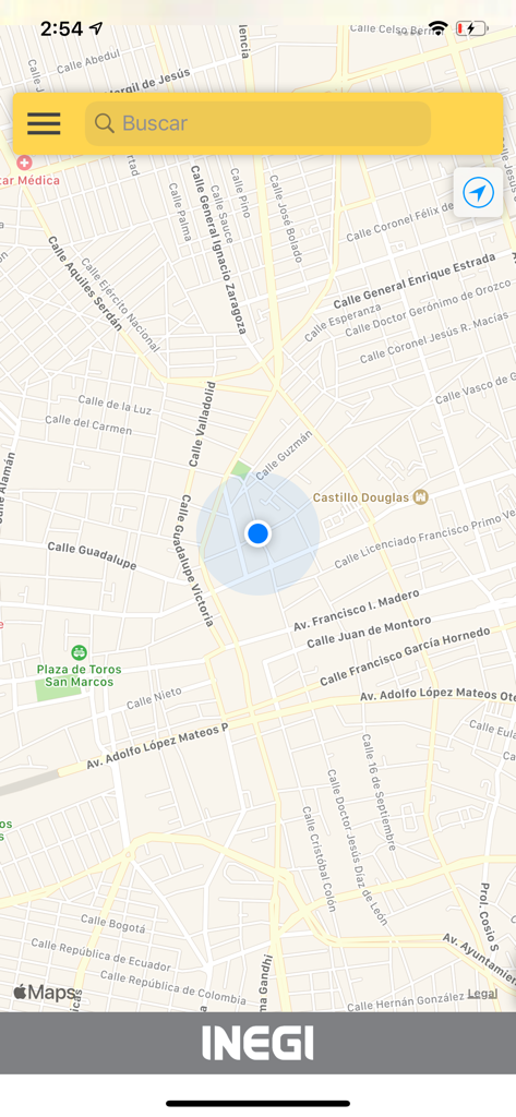 DENUE - Mobile interface of the DENUE app showing a geographic map for business discovery and a search bar