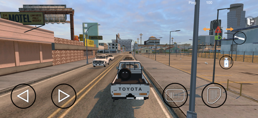 نورث سيتي - هجوله و حوادث - Third-person gameplay view of a white Toyota pickup truck driving through a city street in North City Hajwala.