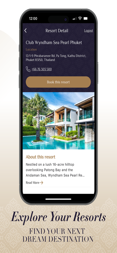 Pantalla de la aplicación móvil que muestra los detalles del resort Club Wyndham Sea Pearl Phuket con opciones de reserva e imágenes de villas de lujo.