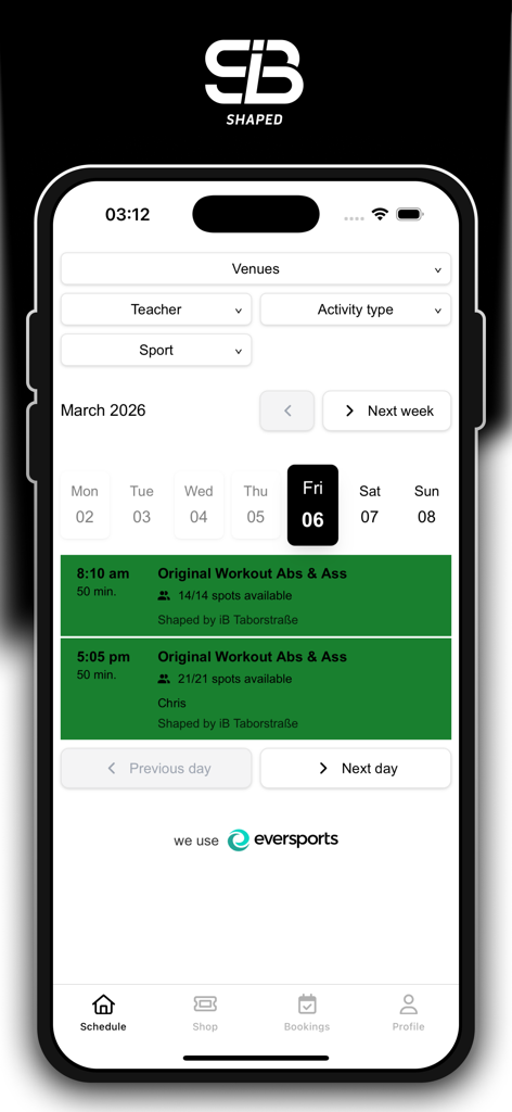 Shaped - Mobile App-Oberfläche von Shaped, die einen Wochenend-Trainingsplan mit Kurszeiten und Buchungsverfügbarkeit anzeigt
