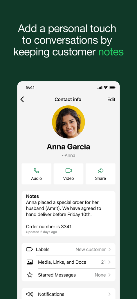 Interfaccia dell'app WhatsApp Business che mostra le informazioni di contatto e le note private del cliente per una gestione personalizzata del cliente