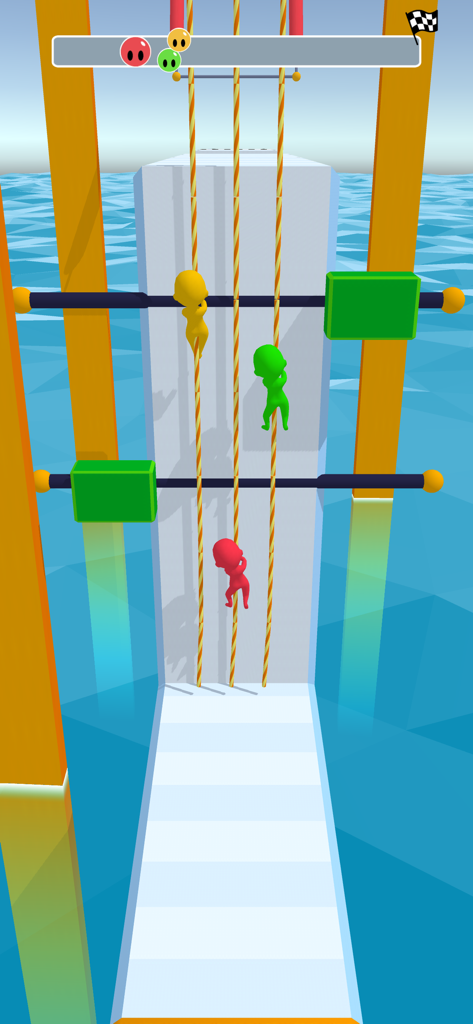 Gameplay-Screenshot von Fun Run 3D, der bunte Charaktere beim Seilklettern in einem Parkour-Rennen zeigt.