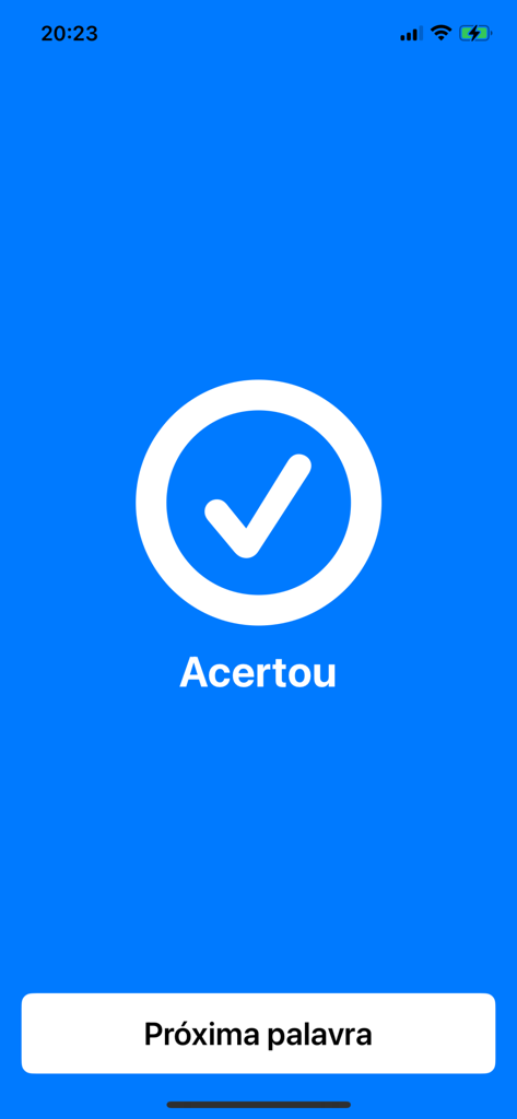 Word Coachアプリのインターフェース。チェックマークアイコンと、正解を示唆するポルトガル語のテキストが表示されています。