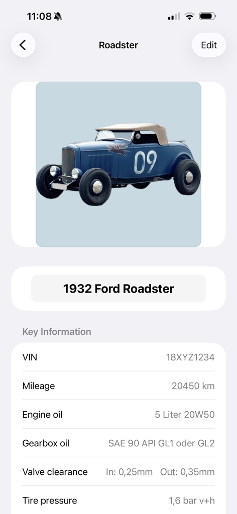 TOYZZ - Detailed view of a 1932 Ford Roadster in the TOYZZ app showing technical specifications like VIN mileage and oil type