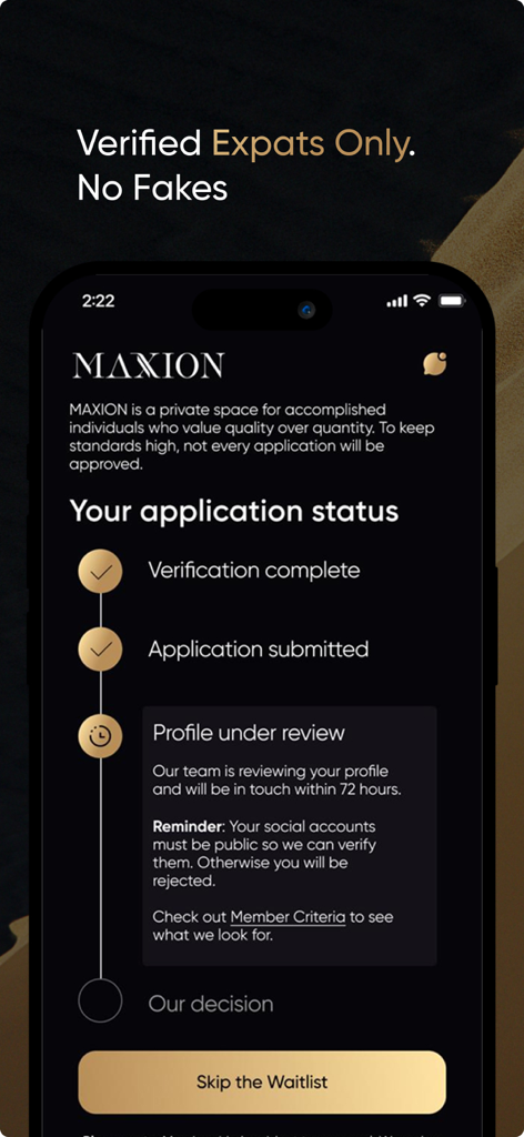 Pantalla de estado de solicitud de la aplicación de citas MAXION que muestra los pasos de verificación de perfil para expatriados de élite