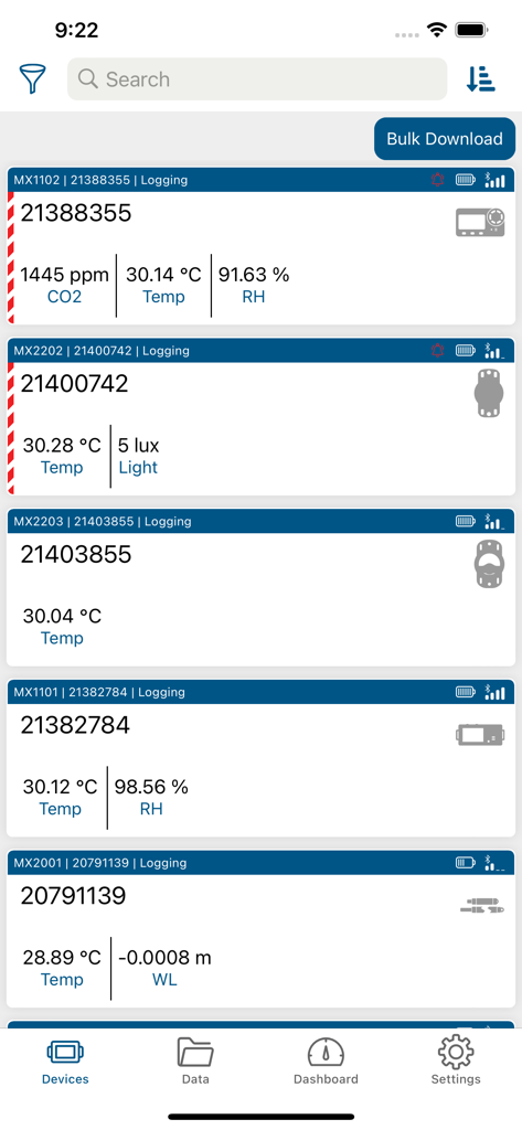 HOBOconnect App-Oberfläche mit einer Liste aktiver MX-Datenlogger mit Echtzeit-Sensorwerten für Temperatur, Luftfeuchtigkeit und CO2