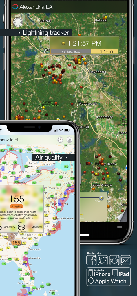 eWeather HD 앱 스크린샷이 번개 추적 지도와 대기 질 지수 데이터를 보여주는 모습