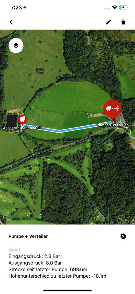 Feuerwehr Wasserförderung - Satellitenkartenansicht einer Feuerwehr-Wasserförderroute, die den Standort der Pumpe und hydraulische Berechnungen zeigt