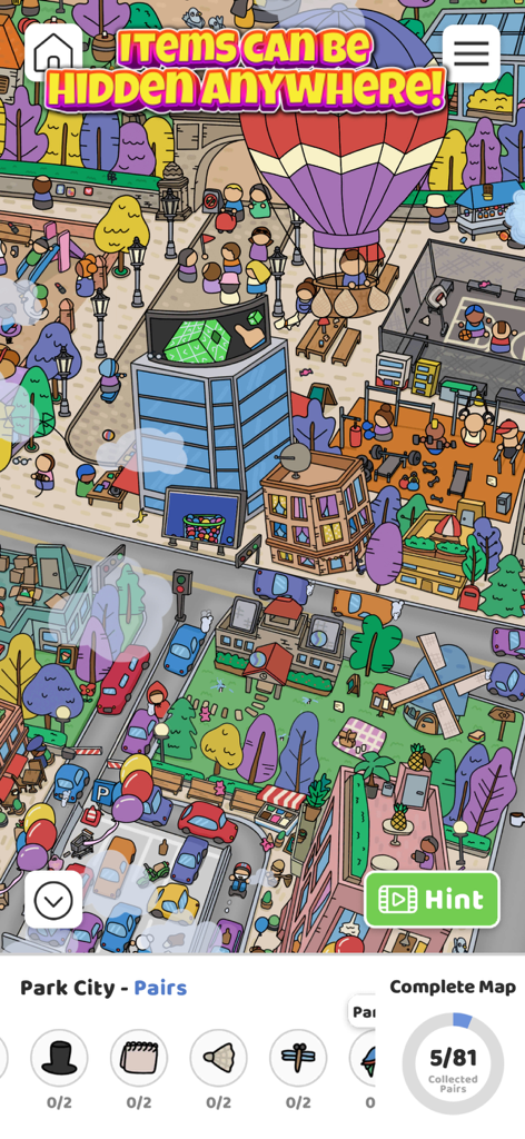 숨겨진 물건을 찾아야 하는 붐비는 도시 지도를 보여주는 Scavenger Hunt 모바일 게임 화면