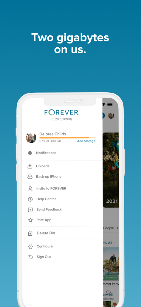 FOREVER® - 사용자 프로필, 저장 공간 상태 및 탐색 옵션을 보여주는 FOREVER 앱의 사이드 메뉴