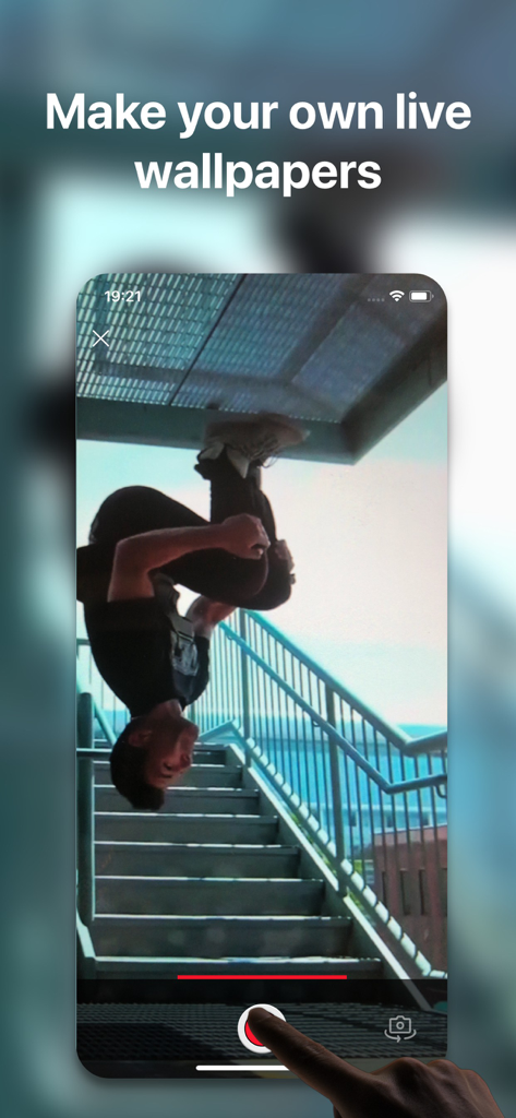 Live Wallpaper Maker: 4K Theme - A user recording a video of a backflip to create a custom live wallpaper in the app interface