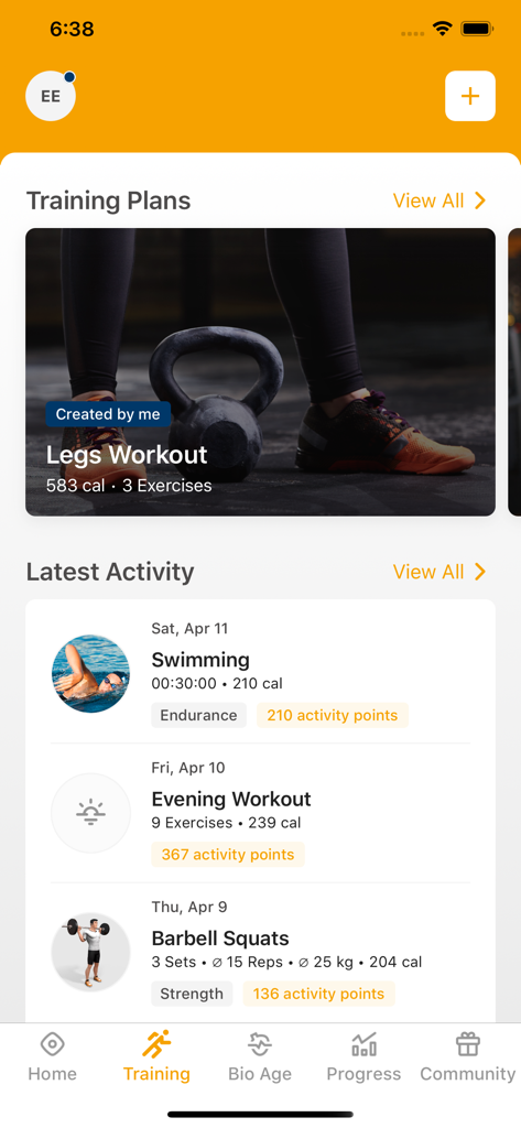 CK Fitness - Mobile App-Oberfläche, die Trainingspläne und eine chronologische Liste kürzlicher Fitnessaktivitäten anzeigt