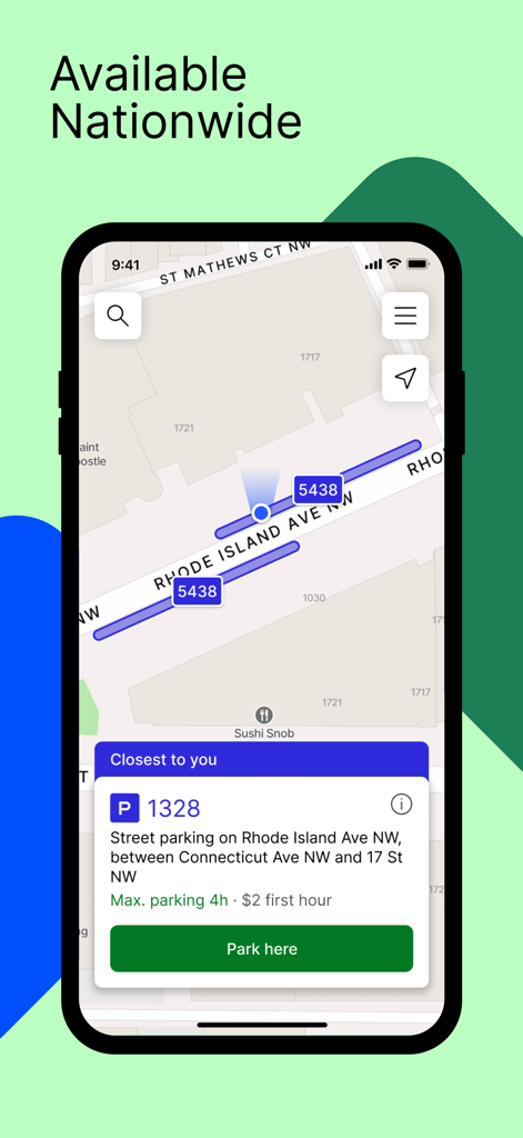 ParkMobile App-Oberfläche, die eine Stadtkarte mit markierten Parkzonen und einer Park-Hier-Schaltfläche anzeigt