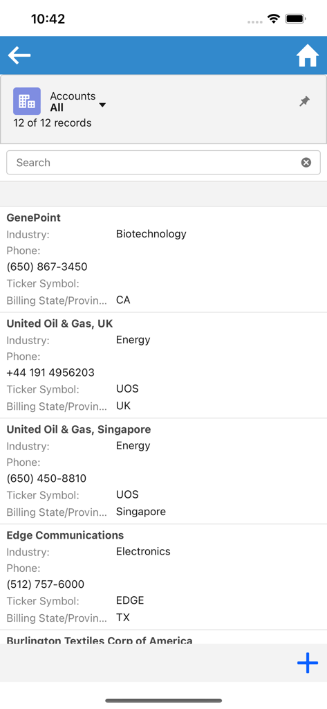 Pulsar for Salesforce - Panel móvil de Pulsar for Salesforce que muestra una lista de cuentas de negocio e información de contacto.