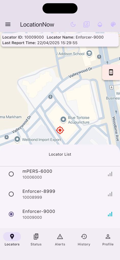 LocationNow - Interfaz de la aplicación LocationNow que muestra el rastreo GPS en tiempo real en un mapa con una lista de dispositivos IoT conectados