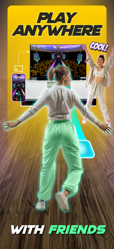 Dance Dash: Rhythm and Fitness - Eine Frau spielt das Dance Dash Rhythmusspiel, indem sie ihren Handybildschirm auf einen großen Fernseher wirft