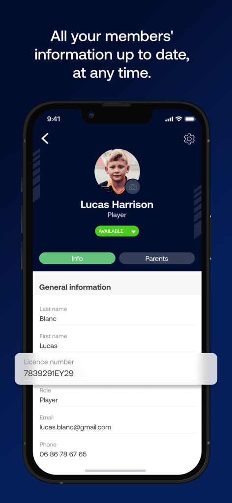 Interfaccia del profilo del membro dell'app SportEasy con dettagli personali, numero di licenza e informazioni di contatto per un giocatore giovane