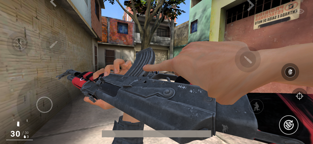 Complexo Favela - First-person perspective of a player reloading an assault rifle in an urban alleyway environment.