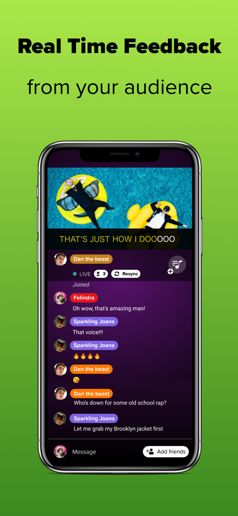 Eine Smartphone-Anzeige der Singly Karaoke-App, die eine Live-Gesangssession mit Echtzeit-Feedback und Chat-Nachrichten von Freunden zeigt.