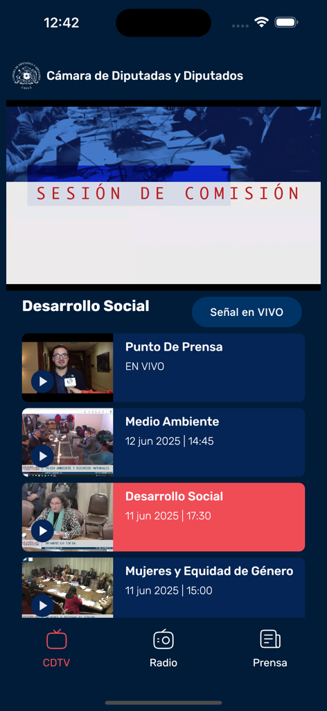 TV Diputad@s Chile - Interface do aplicativo TV Diputados Chile mostrando sessões de comissão legislativa ao vivo e segmentos de notícias