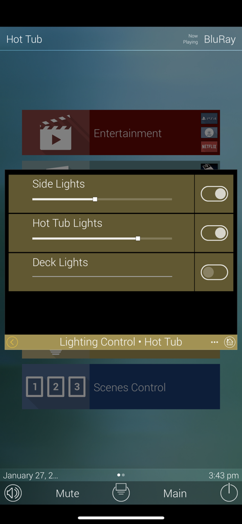 Interface URC Mobile 2.5 para controlar a iluminação da banheira de hidromassagem e do deck