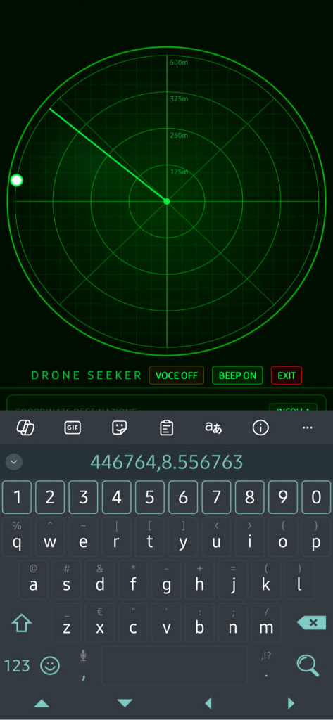 Drone Seeker - Interface do aplicativo Drone Seeker mostrando um radar circular verde e um teclado para inserir coordenadas GPS.