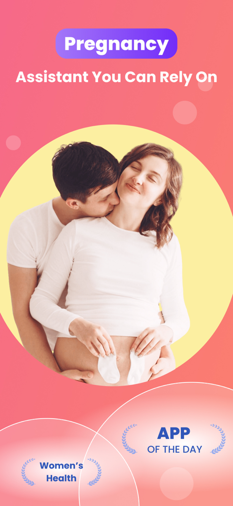 My Baby Heartbeat Monitor App - Una pareja embarazada feliz sosteniendo calcetines de bebé contra una barriga embarazada con el texto Asistente de Embarazo en el que Puedes Confiar